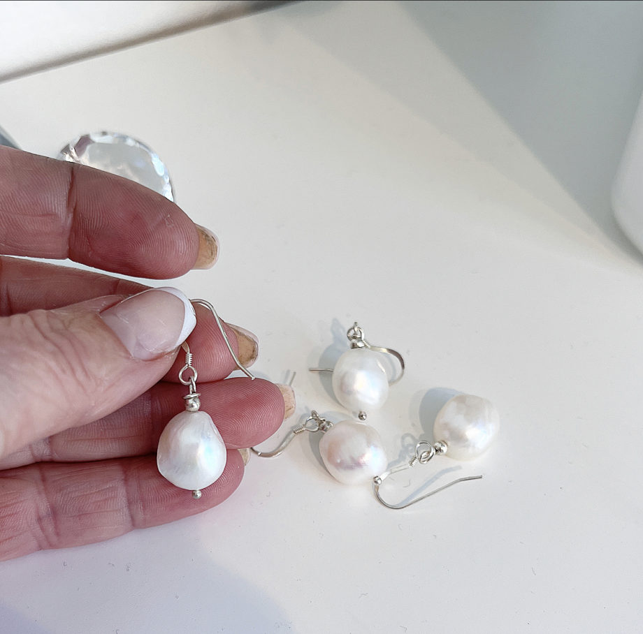 chunky pearl earring