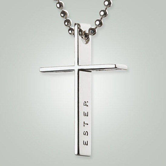 halsband med kors med namn konfirmations present