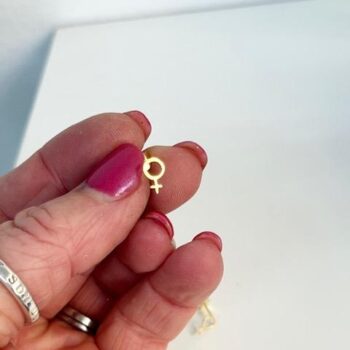 Female örhängen i guld 18K