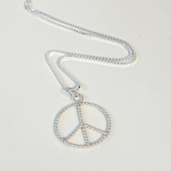 halsband med peacetecken