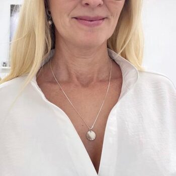 Rund graverbar bricka – gravyr ingår!