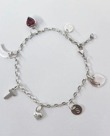 Charm armband med berlocker